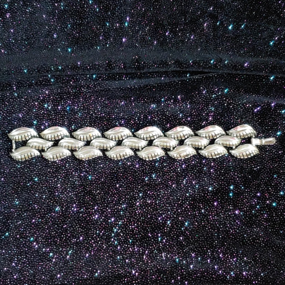 Lisner Silver Leaf Vintage Bracelet
